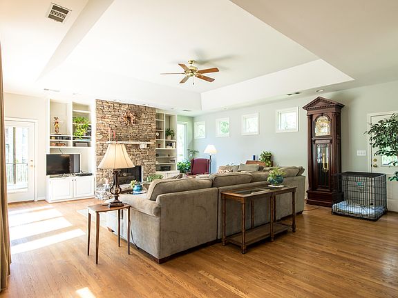 4th image of 10801 Westland Dr