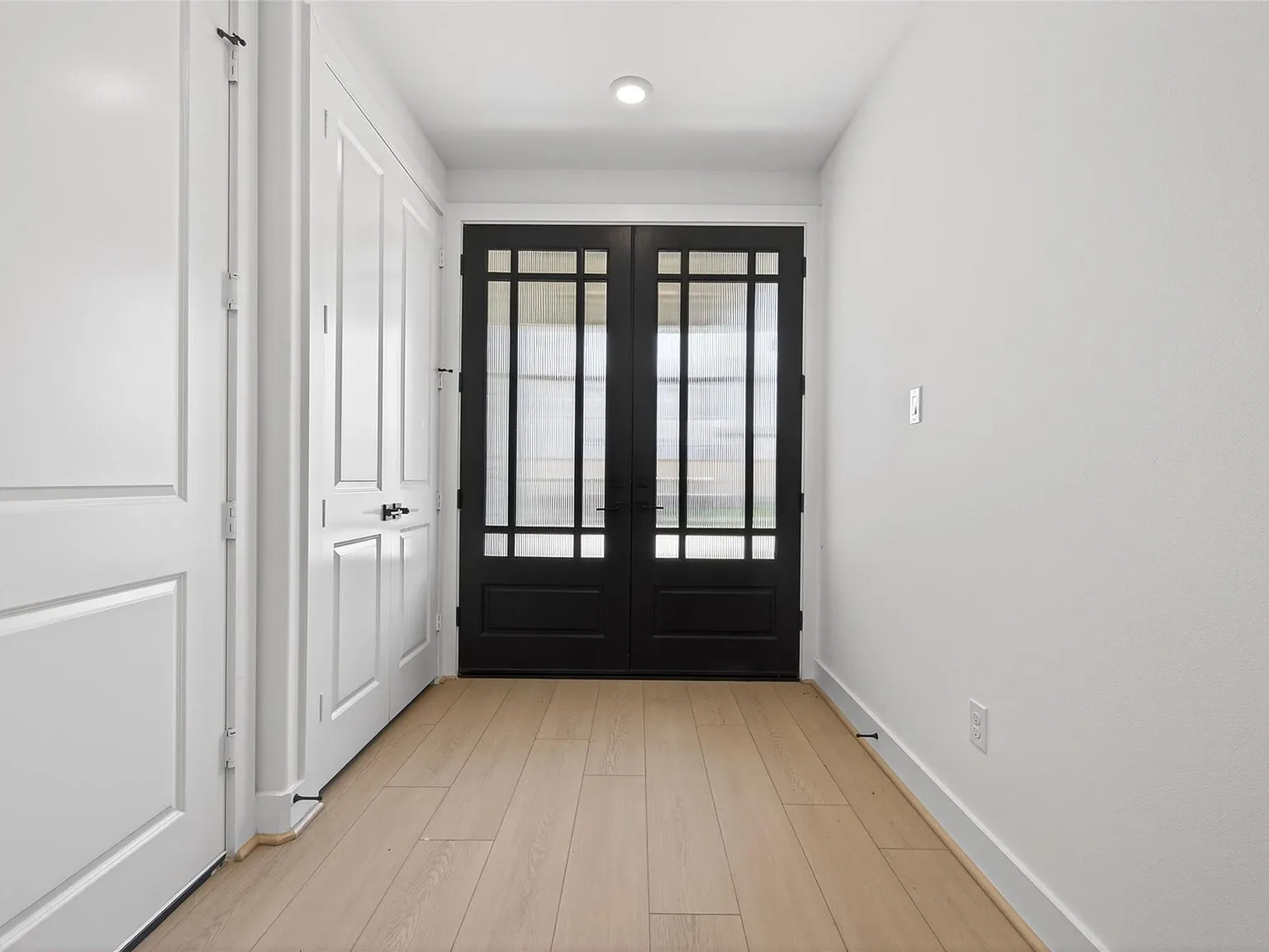 4 bed, 3.5 bath, 2200 sqft, $3,000 — Photo 4