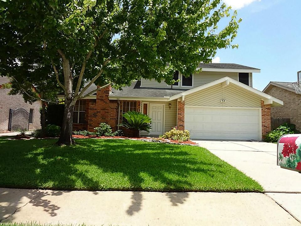 1st image of 11106 Hidden Bend Dr