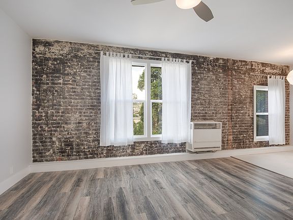 5th image of 970 N Serrano Ave APT 7