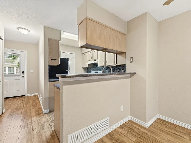 8196 S Fillmore Way — Photo 4