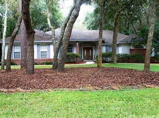 17504 Drake Ct, Lutz, FL 33559