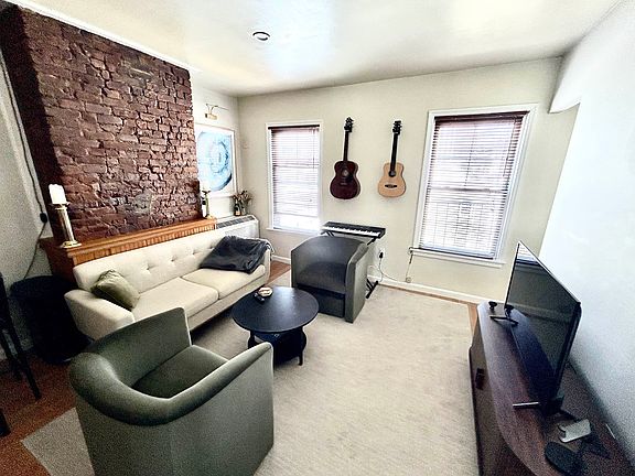 3rd image of 5-49 47th Ave #3R
