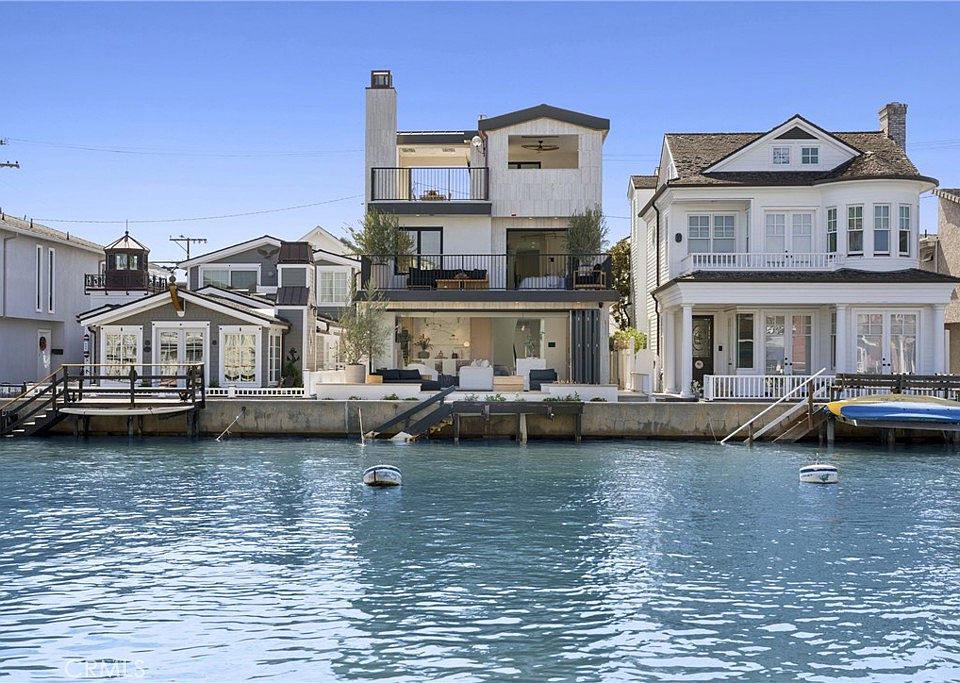 1st image of 113 Grand Canal