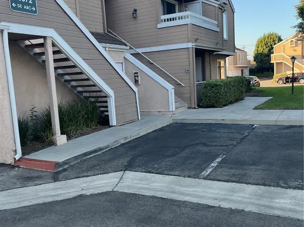 10372 W Briar Oaks Dr, Stanton, CA 90680