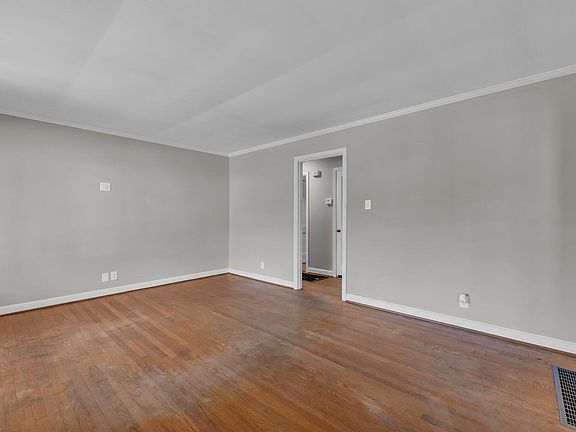 4th image of 3544 Connelly Ln