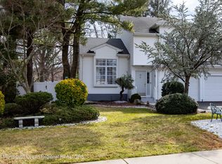 59 Bonnie Dr, Middletown, NJ 07748