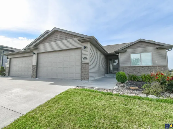 7535 Tavin Dr, Lincoln, NE 68516