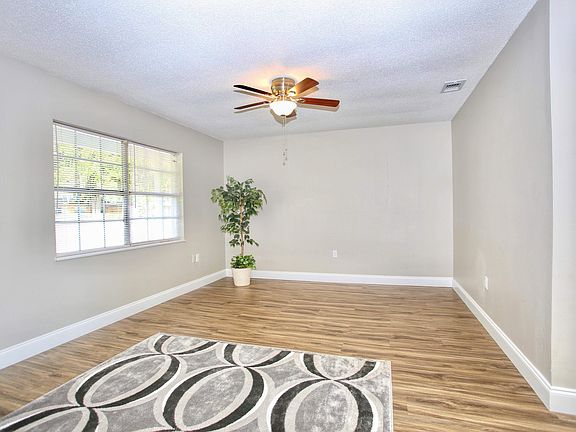 5th image of 390 20th St SW