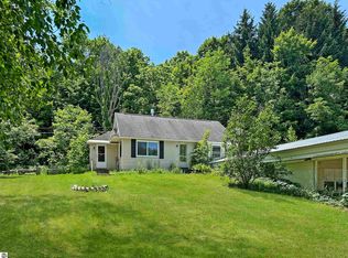 1022 Sharkey Rd, Traverse City, MI 49696