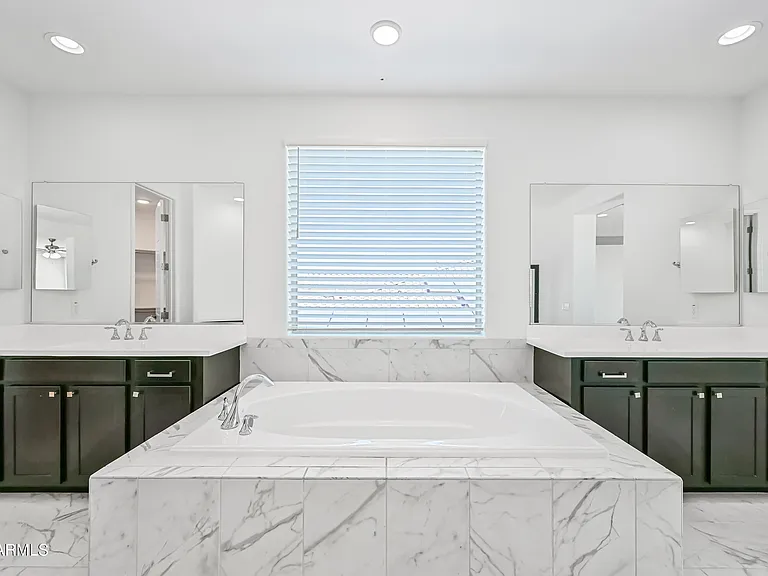 14049 W Desert Hollow Dr — Photo 30