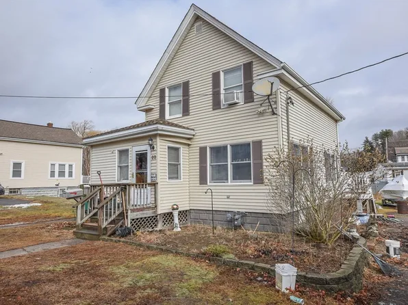 22 Pleasant St, Groveland, MA 01834
