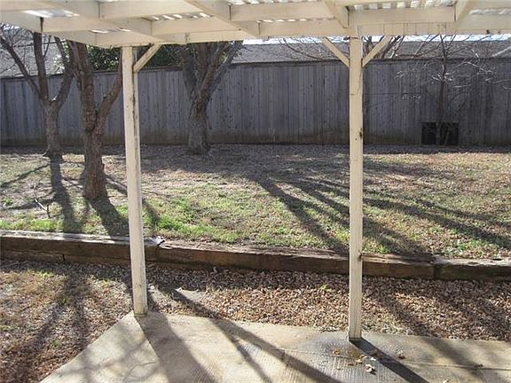 3rd image of 4508 Woodcreek Dr