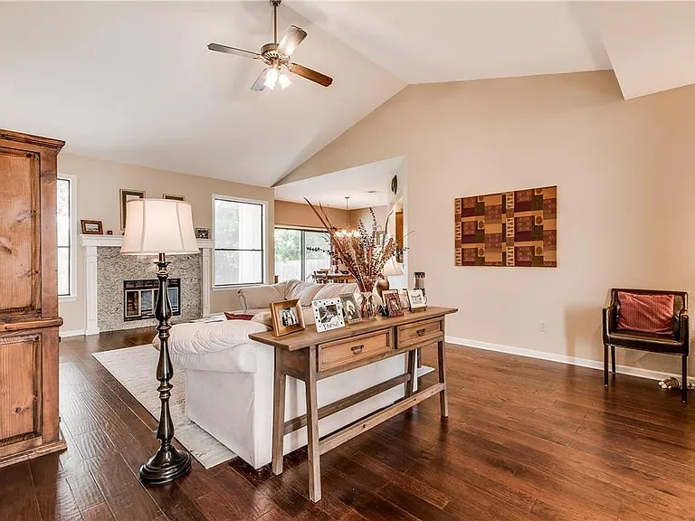 7414 Whistlestop Dr — Photo 8