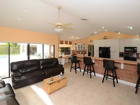 2nd image of 1066 Twin Branch Ln