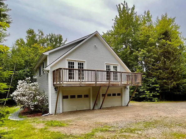70 W Old Schoolhouse Lane W, Lamoine, ME 04605