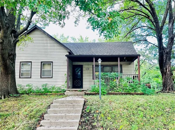 1706 Ottawa St, Leavenworth, KS 66048