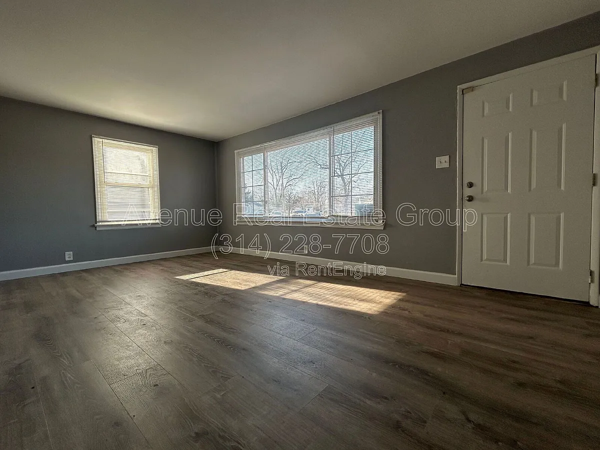 Building Photo - 8306 Whitewater Dr