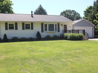 1350 Dixie Dr, Rockford, IL 61108