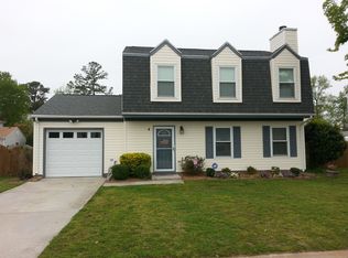 4 Harrogate Ln, Hampton, VA 23666