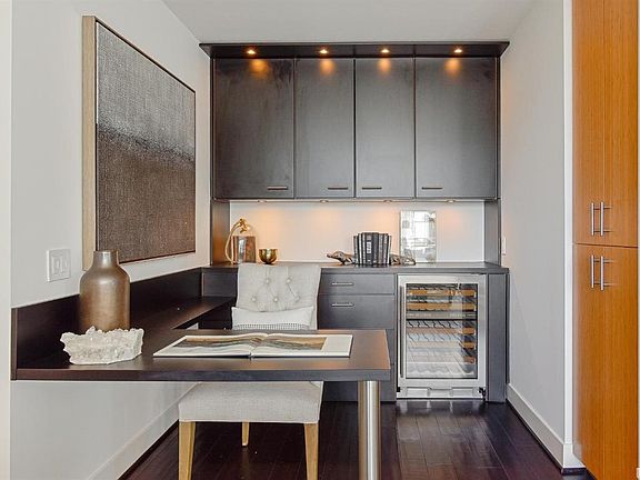 5th image of 235 Berry St APT 706