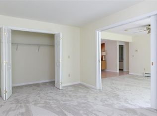 213 Hildred Dr #203, Burlington, VT 05401