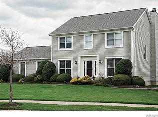 66 Crystal Springs Ln, East Amherst, NY 14051