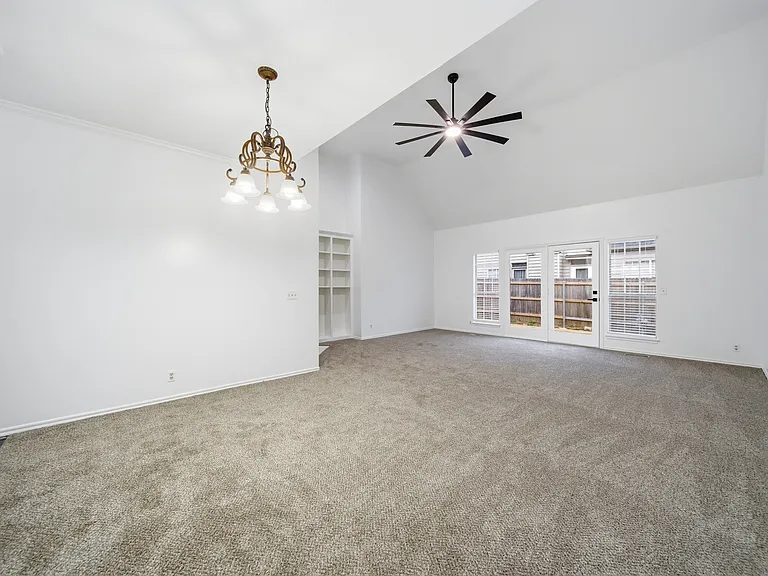 3026 E 89th Pl — Photo 7