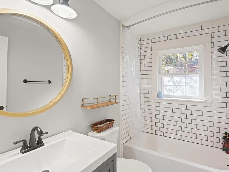 Centra Villa Dr SW — Photo 14