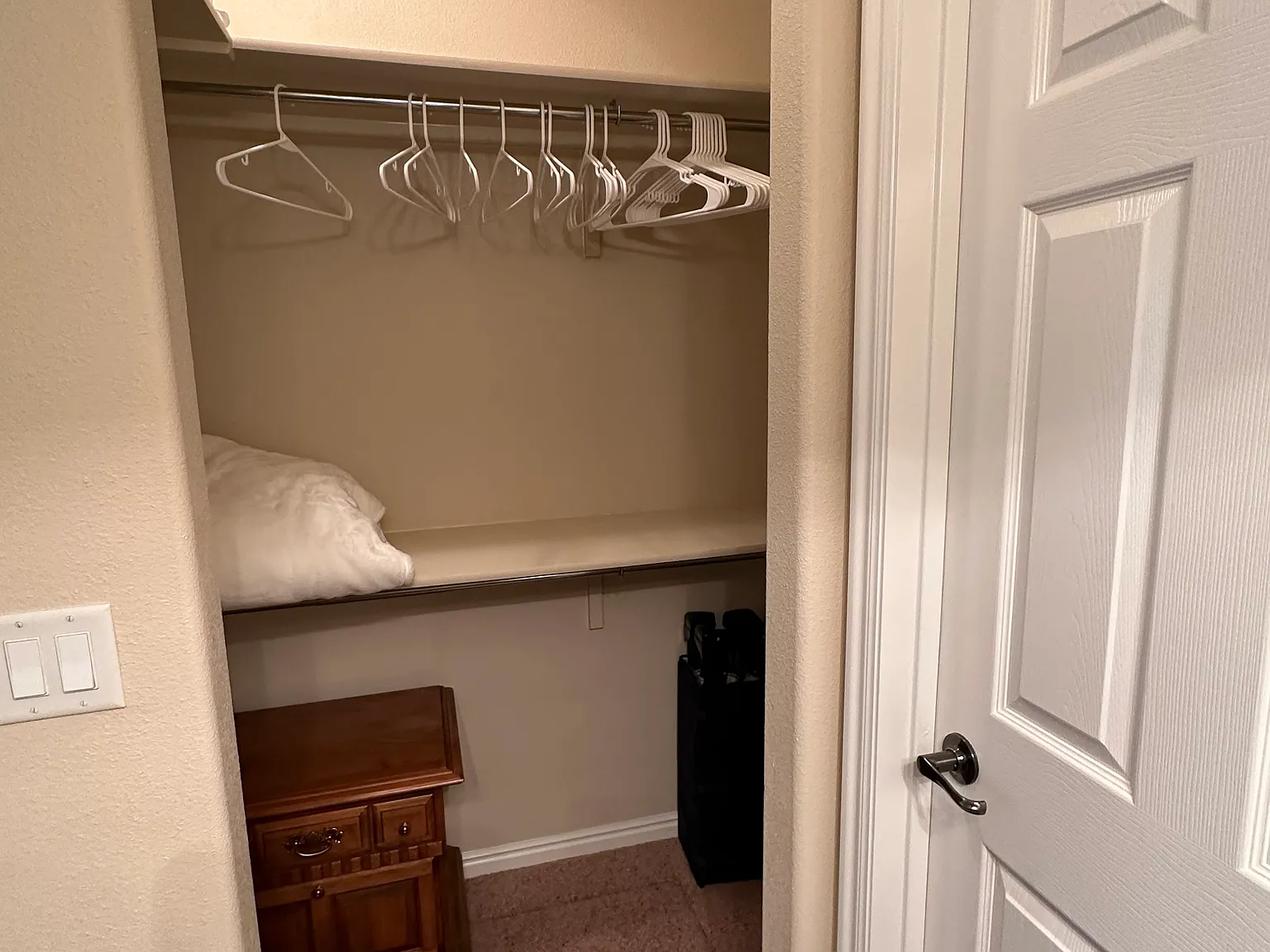 3 bed, 1389 sqft, $2,300 — Photo 3