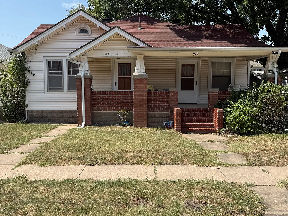719 N Poplar St