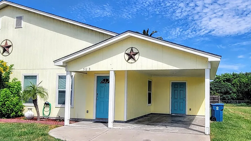 2 bed, 2.0 bath, 1064 sqft, $1,450 — Photo 2