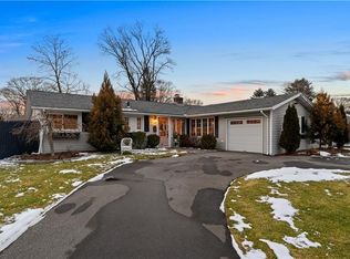 15 Shadbush Rd, Warwick, RI 02888