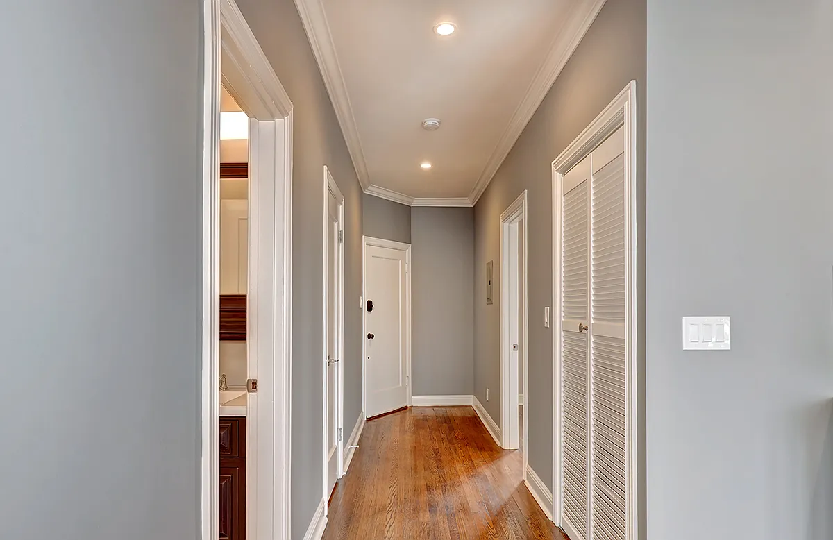 2 bed, 1000 sqft, $7,700 — Photo 3