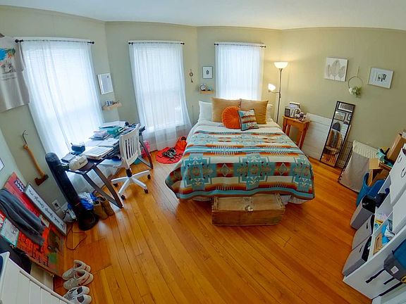 2nd image of 728 Poyntz Ave APT 3