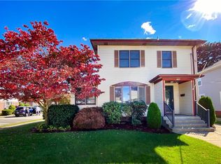 122 Julia St, Cranston, RI 02910