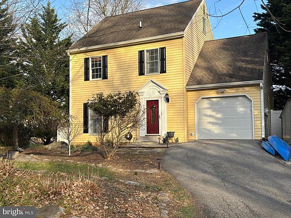 2nd image of 104 Devon Way