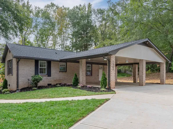 1307 NE Main St, Simpsonville, SC 29681