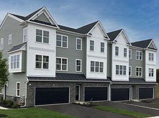 4 Warren Dr #2, Chalfont, PA 18914