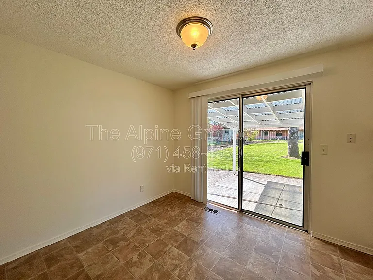 5595 SW Menlo Dr — Photo 10