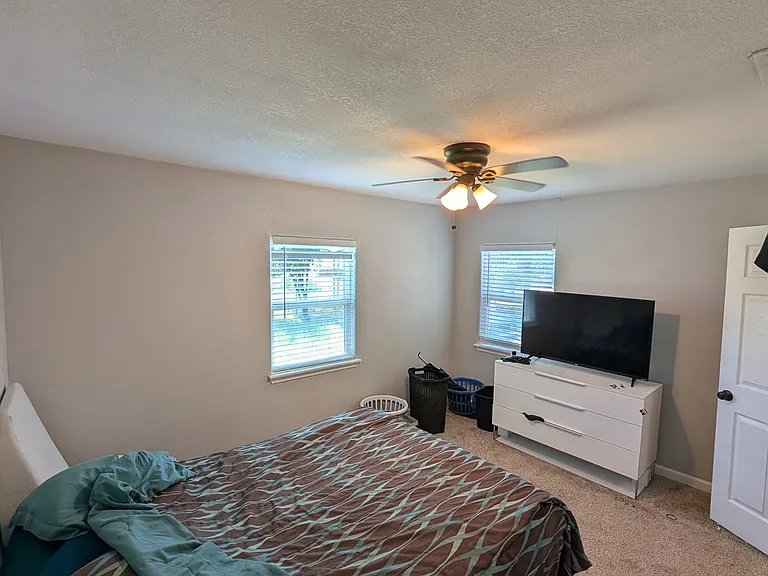 510 NE 18th St #512 — Photo 17