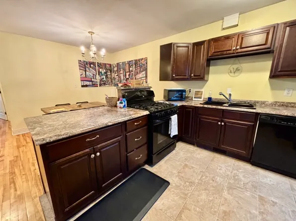 768 Hanson St, Fredericton, NB