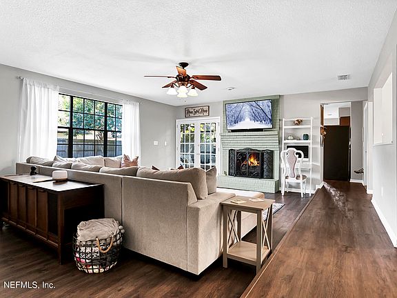 3rd image of 10335 Sequoya Dr