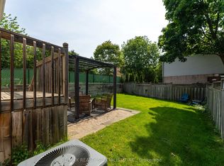 5820 Tayside Cres, Mississauga, ON L5M5J6