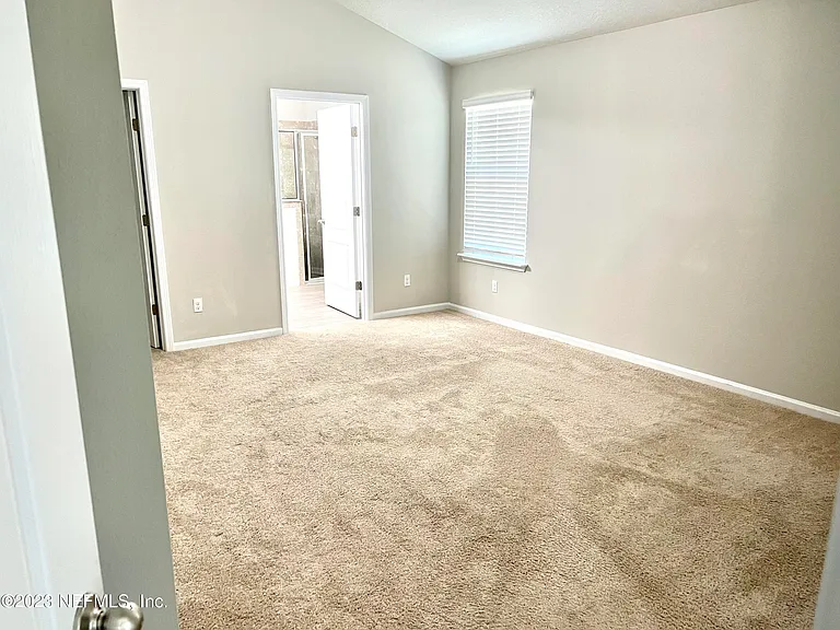 574 Northside Dr S — Photo 12