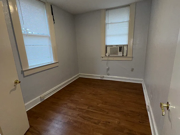 220 E Main St #12 — Photo 7