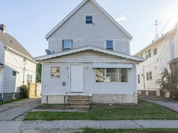 2115 W 105th St, Cleveland, OH 44102