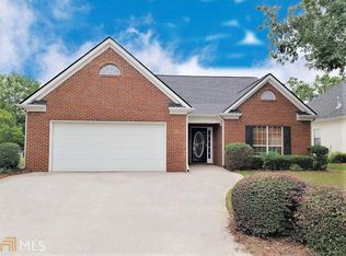 2 Saratoga Pl, Newnan, GA 30263