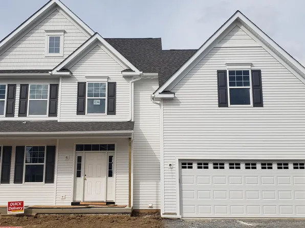 111 Petrelia Dr, Honey Brook, PA 19344