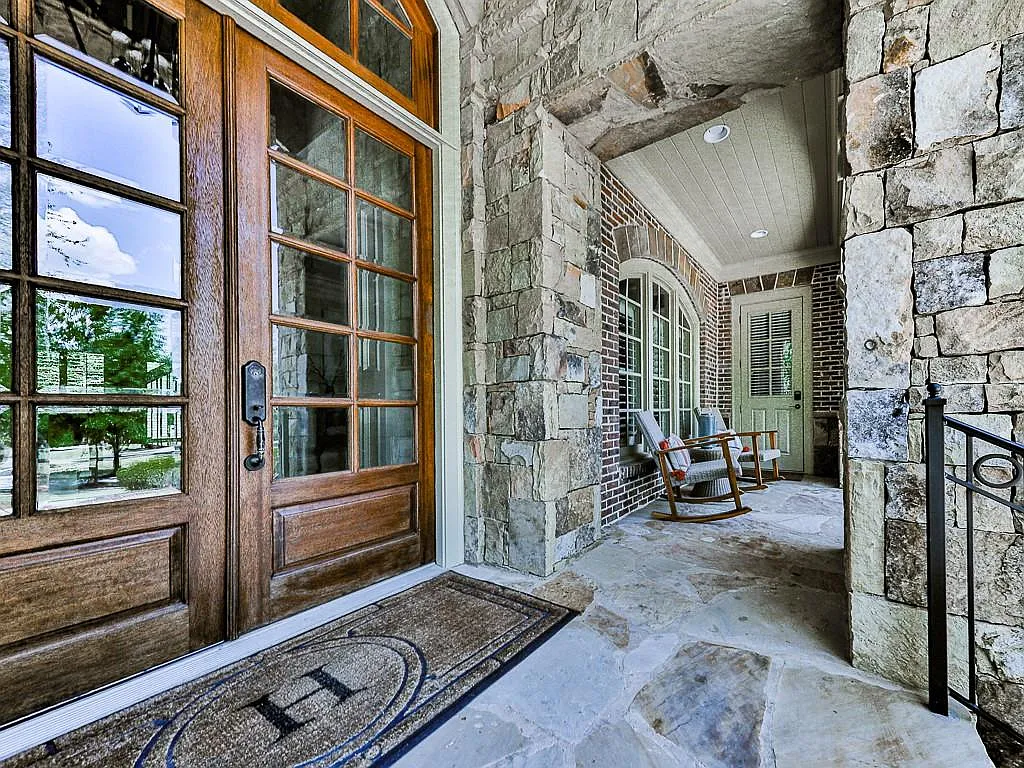 6 bed, 5.5 bath, 8738 sqft, $9,500 — Photo 3